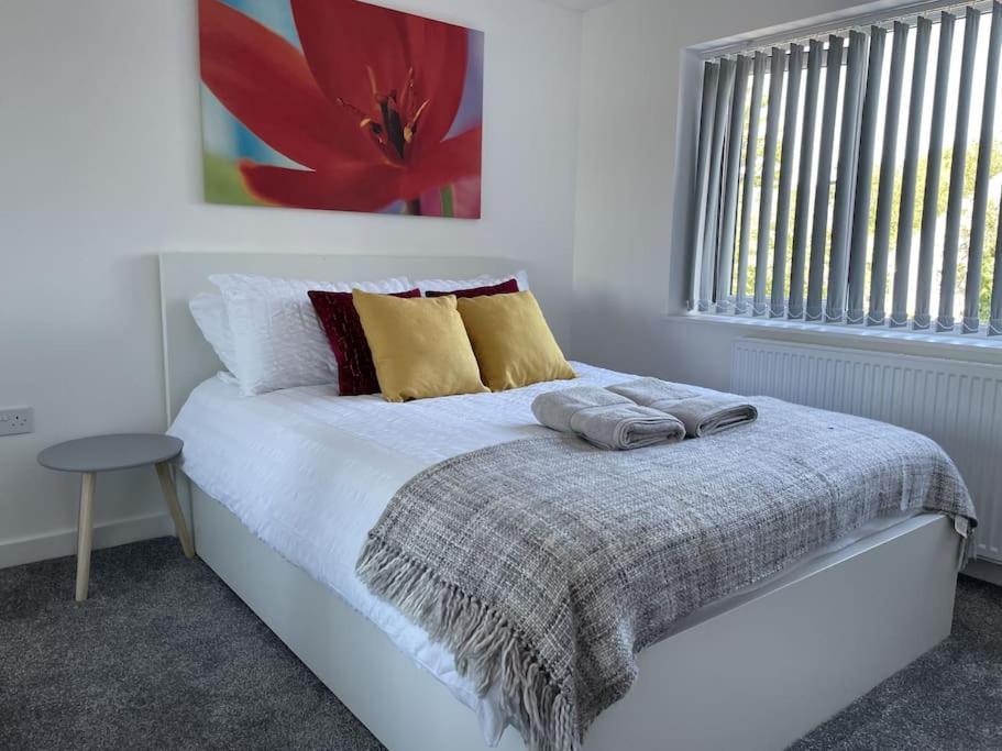 Paradigm House, Modern 2-Bedroom Duplex Apartment 2, Free Parking, Oxford Bagian luar foto